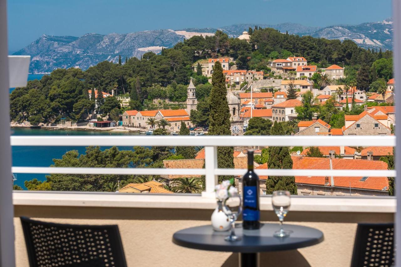 קאבטאט Apartments Rilovic, City And Sea View Apartments מראה חיצוני תמונה