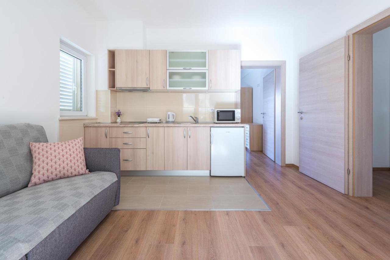 קאבטאט Apartments Rilovic, City And Sea View Apartments מראה חיצוני תמונה