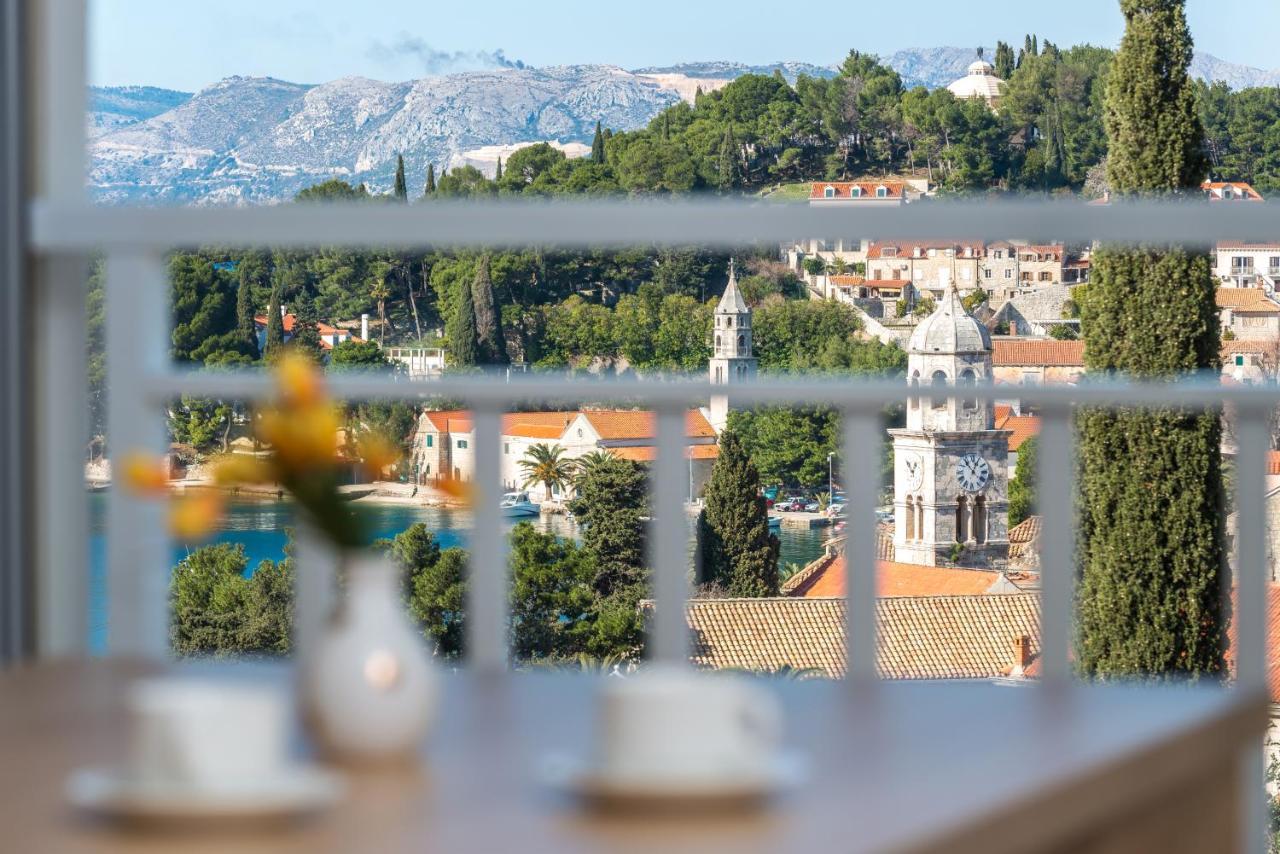 קאבטאט Apartments Rilovic, City And Sea View Apartments מראה חיצוני תמונה